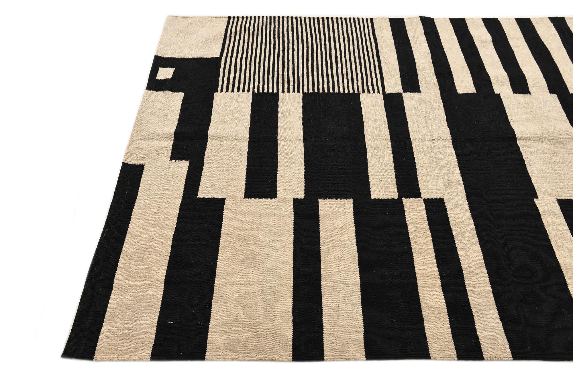 4' 8 x 6' 9 Hand Woven Kilim Modern Wool Rug
