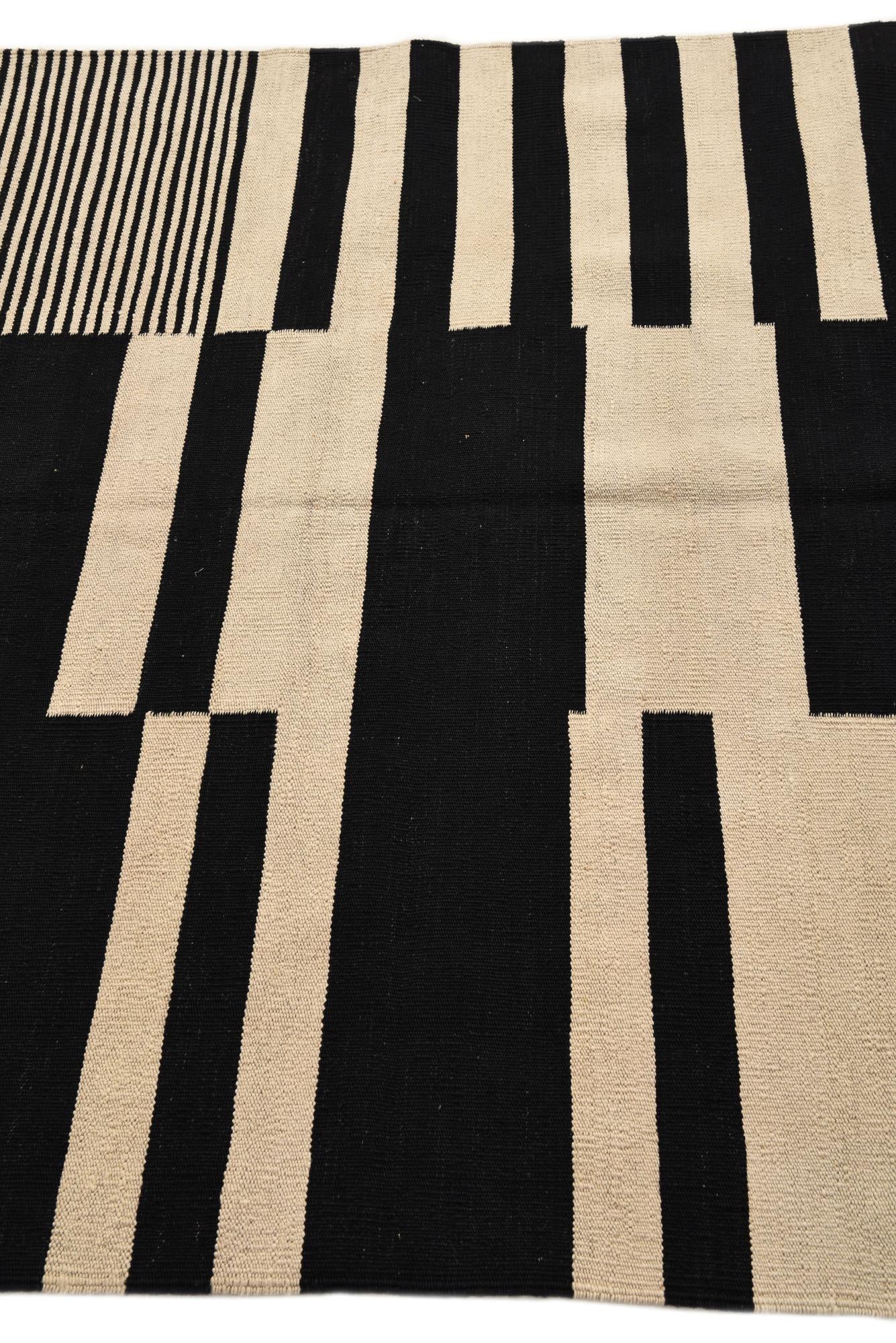4' 8 x 6' 9 Hand Woven Kilim Modern Wool Rug