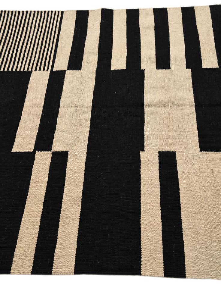 Detail image of 4' 8 x 6' 9  Hand Woven Kilim Modern Wool Rug
