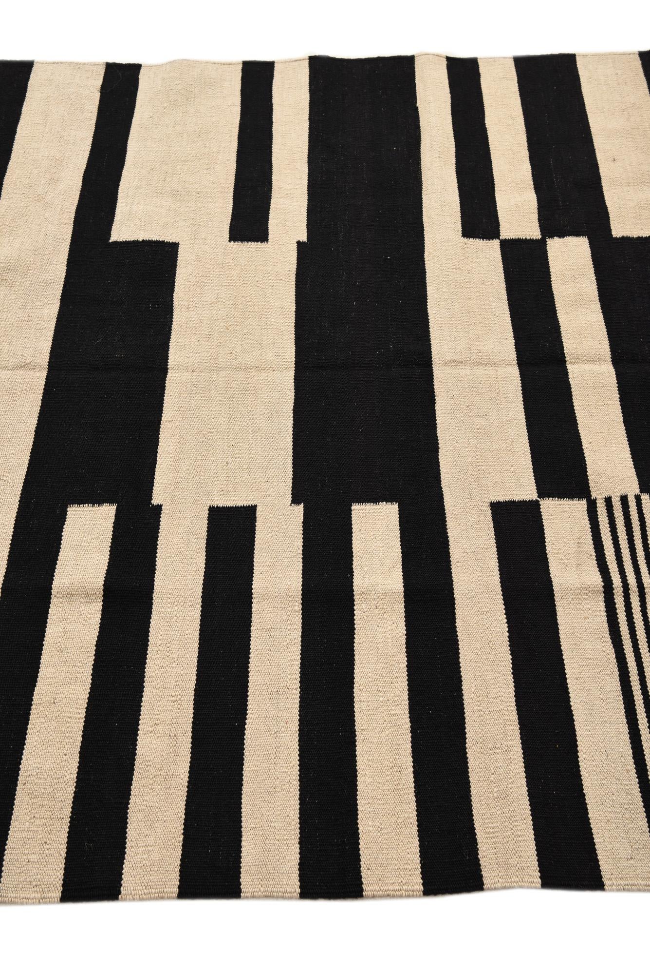 4' 8 x 6' 8 Hand Woven Kilim Modern Wool Rug
