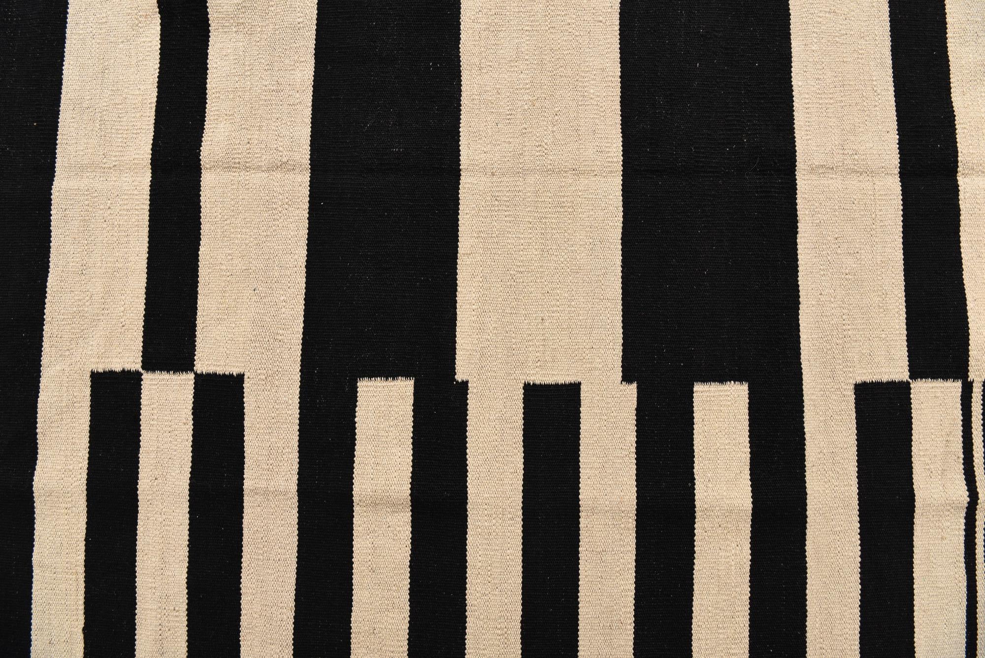 4' 8 x 6' 8 Hand Woven Kilim Modern Wool Rug