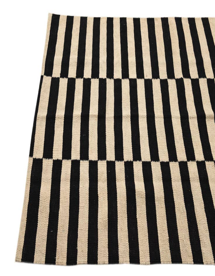 Detail image of 3' 5 x 6' 3  Hand Woven Kilim Modern Wool Rug