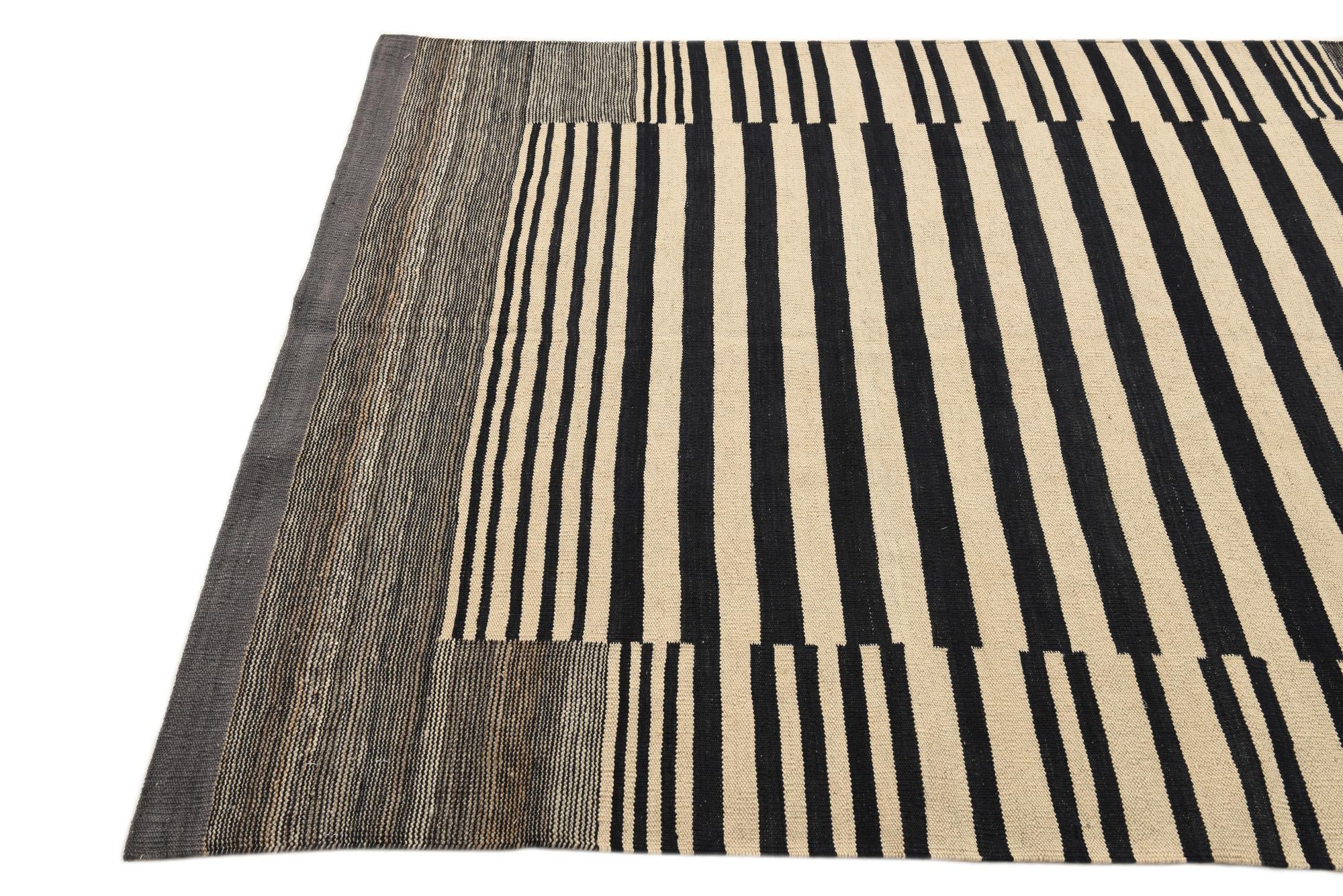 4' 9 x 6' 5 Hand Woven Kilim Modern Wool Rug