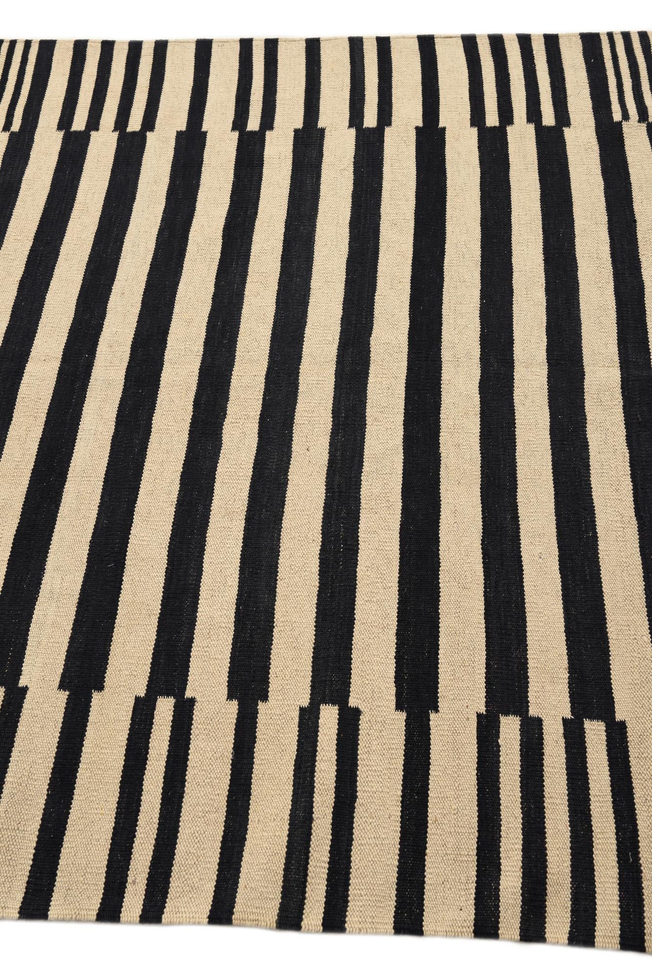 4' 9 x 6' 5 Hand Woven Kilim Modern Wool Rug