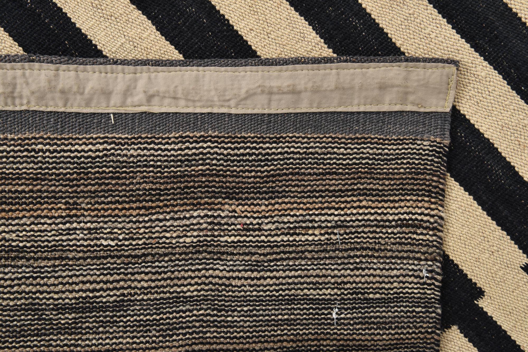 4' 9 x 6' 5 Hand Woven Kilim Modern Wool Rug