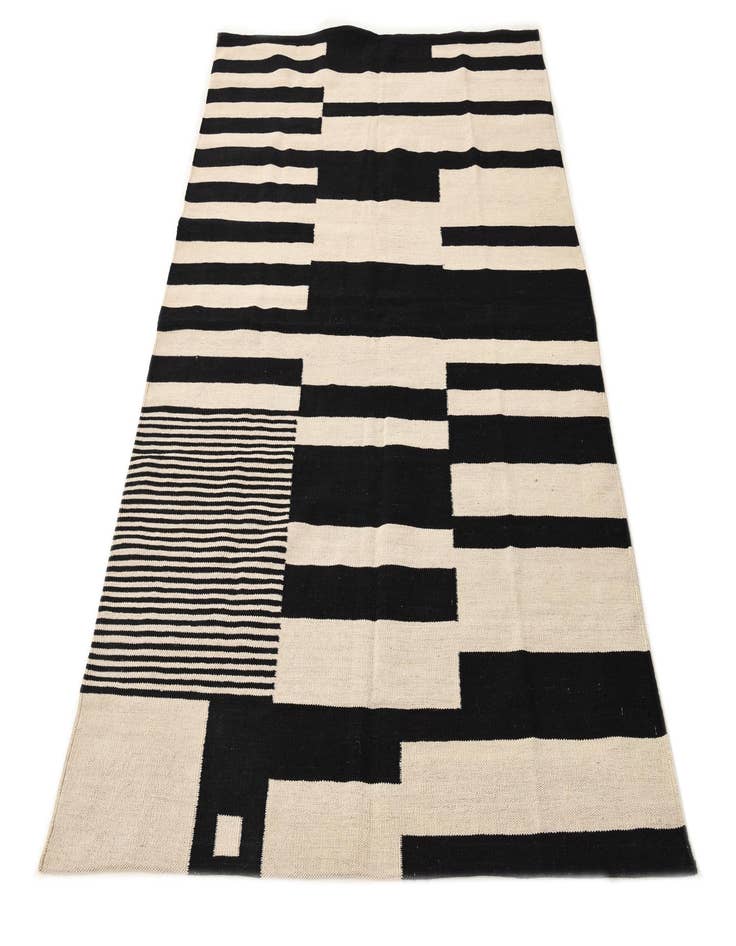 Detail image of 4' 8 x 6' 8  Hand Woven Kilim Modern Wool Rug