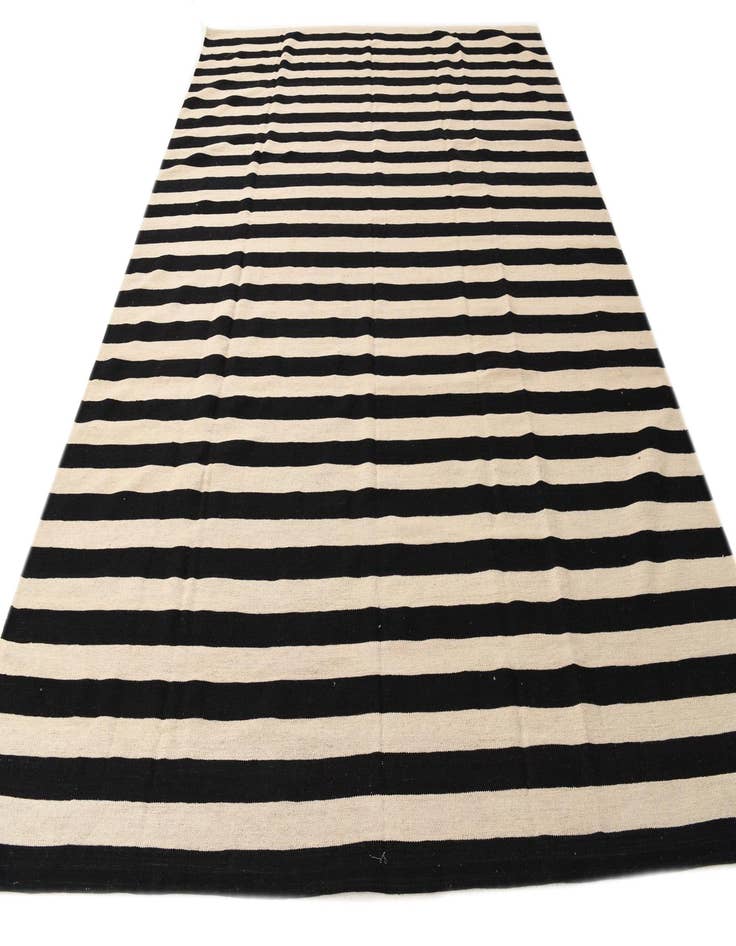 Detail image of 8' 6 x 11' 2  Hand Woven Kilim Modern Wool Rug