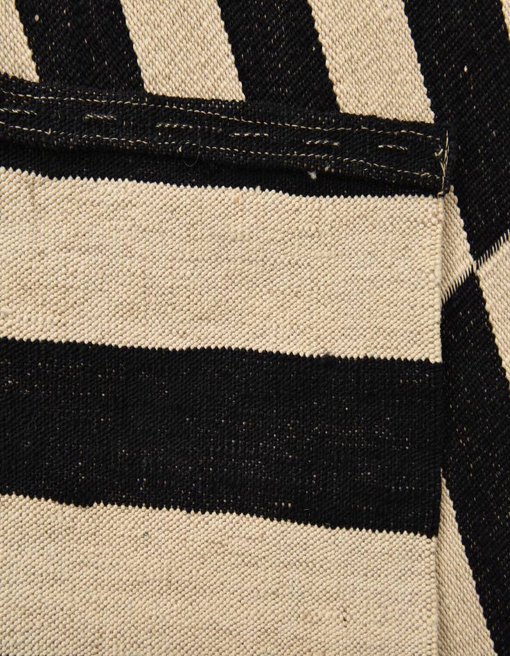 Detail image of 5' 8 x 7' 7  Hand Woven Kilim Modern Wool Rug