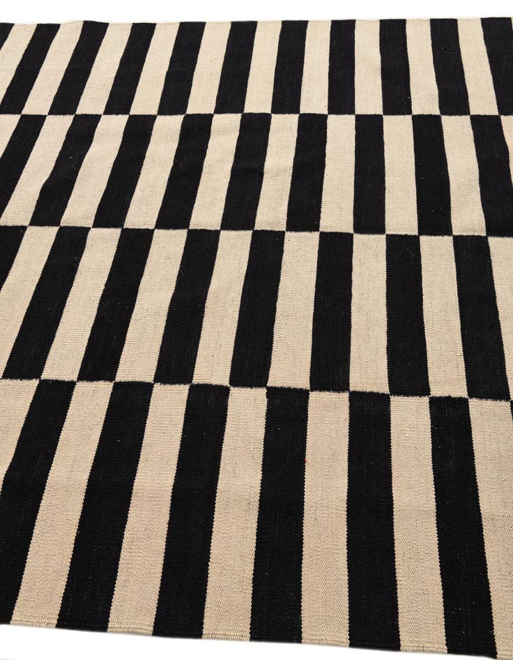 Detail image of 5' 8 x 7' 7  Hand Woven Kilim Modern Wool Rug