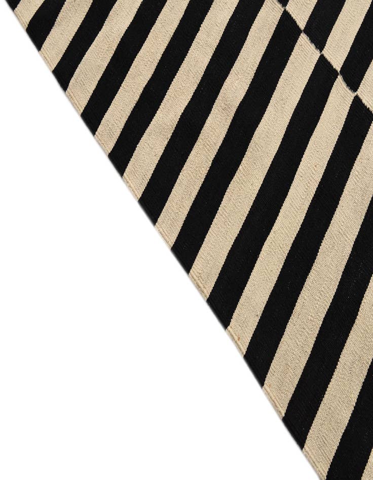 Detail image of 6' 8 x 9' 10  Hand Woven Kilim Modern Wool Rug