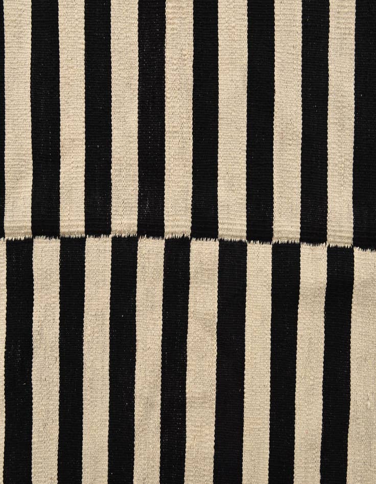 Detail image of 6' 8 x 9' 10  Hand Woven Kilim Modern Wool Rug