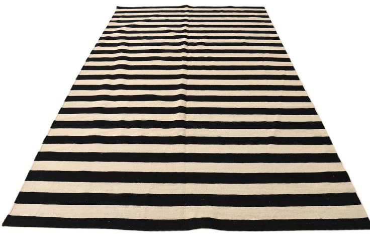 Detail image of 6' 7 x 9' 10 Hand Woven Kilim Modern Wool Rug
