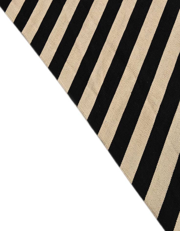 Detail image of 6' 7 x 9' 10  Hand Woven Kilim Modern Wool Rug