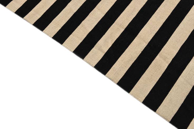 Detail image of 6' 7 x 9' 10 Hand Woven Kilim Modern Wool Rug