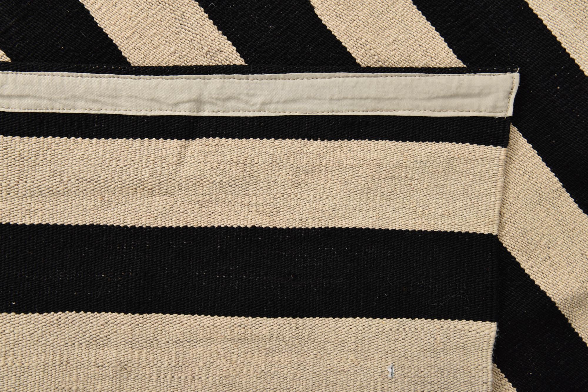 6' 7 x 9' 10 Hand Woven Kilim Modern Wool Rug
