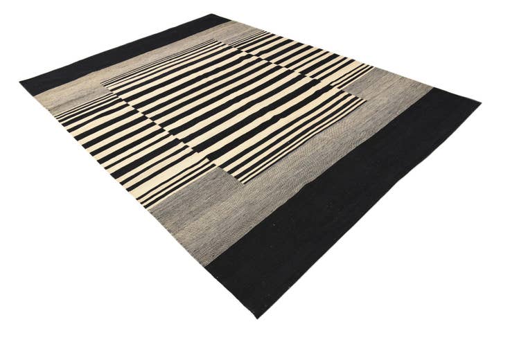 Detail image of 6' 11 x 9' 7 Hand Woven Kilim Modern Wool Rug