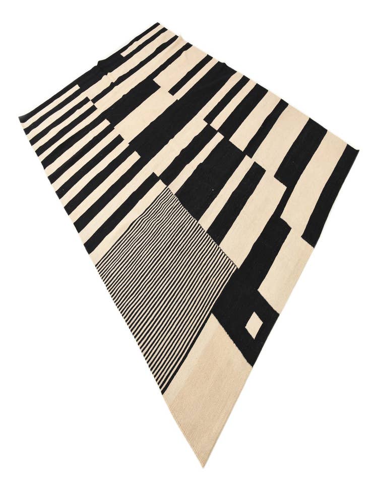 Detail image of 6' 9 x 9' 7  Hand Woven Kilim Modern Wool Rug