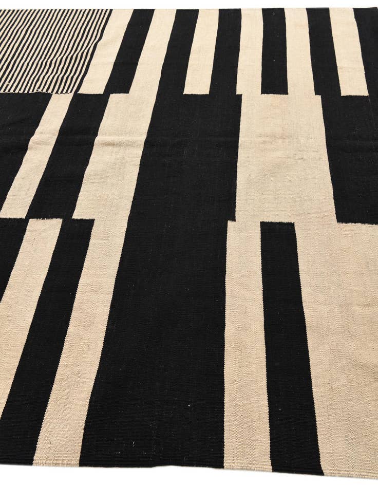 Detail image of 6' 9 x 9' 7  Hand Woven Kilim Modern Wool Rug