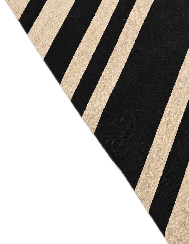 Detail image of 6' 9 x 9' 7  Hand Woven Kilim Modern Wool Rug