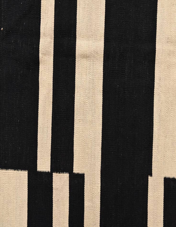 Detail image of 6' 9 x 9' 7  Hand Woven Kilim Modern Wool Rug