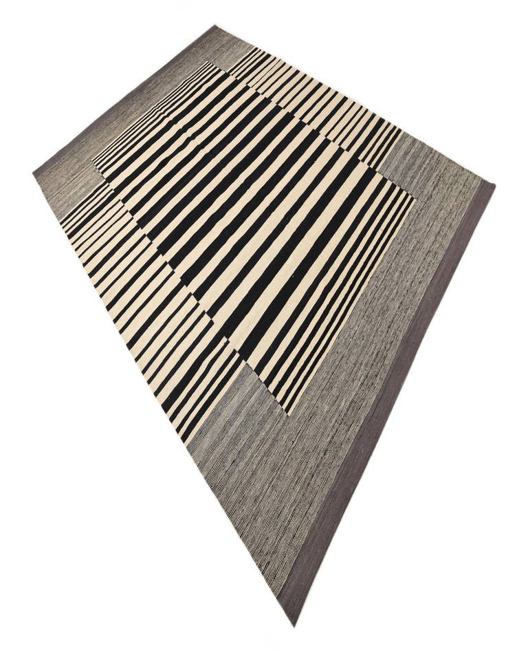 Detail image of 6' 10 x 9' 6  Hand Woven Kilim Modern Wool Rug