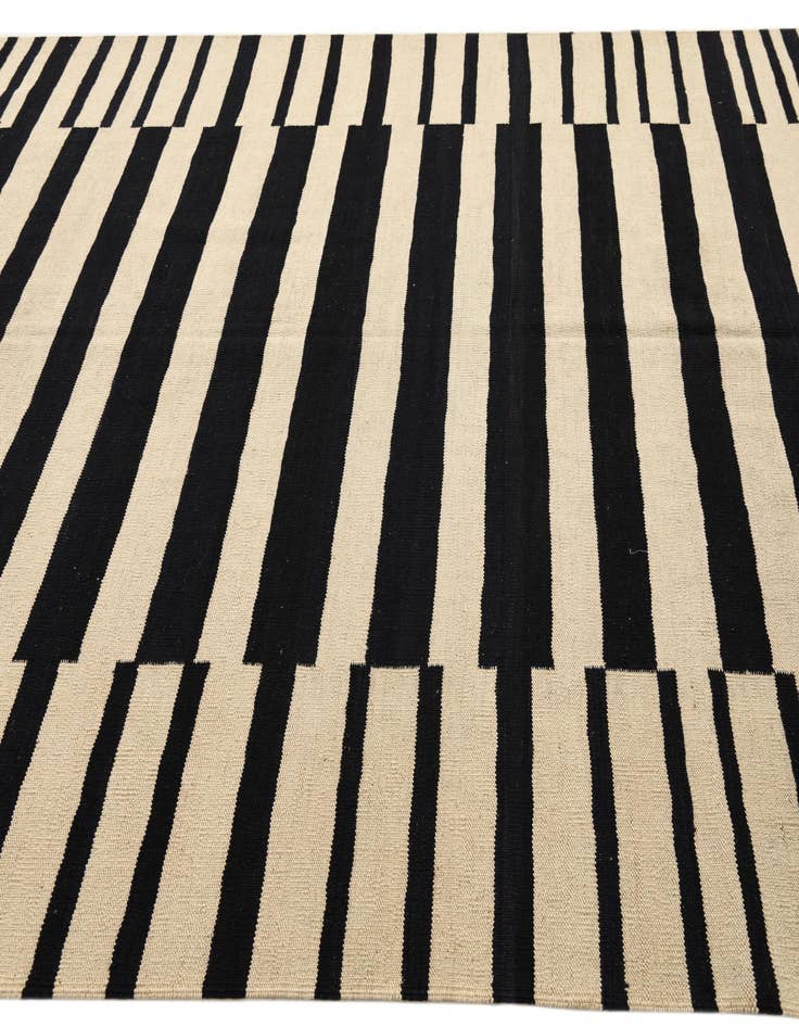 Detail image of 6' 10 x 9' 6  Hand Woven Kilim Modern Wool Rug