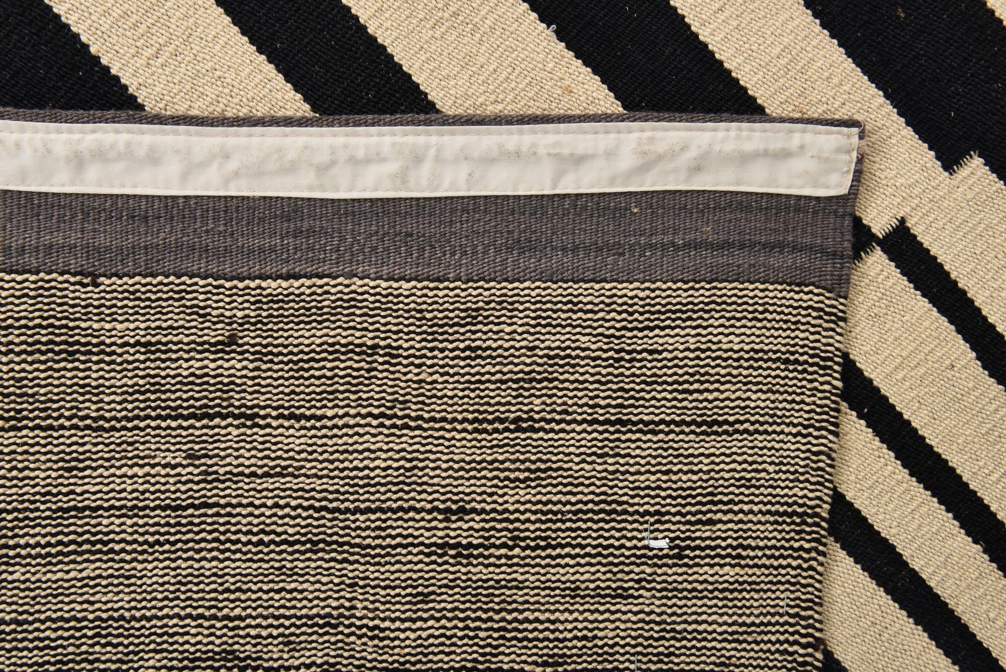 6' 10 x 9' 6 Hand Woven Kilim Modern Wool Rug