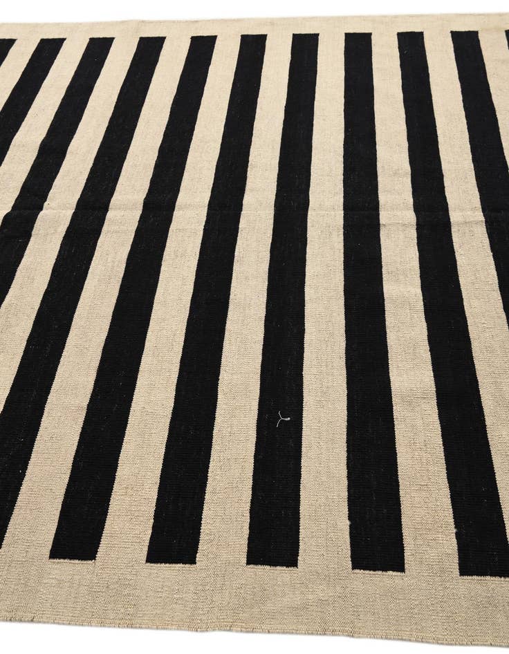 Detail image of 6' 10 x 9' 9  Hand Woven Kilim Modern Wool Rug