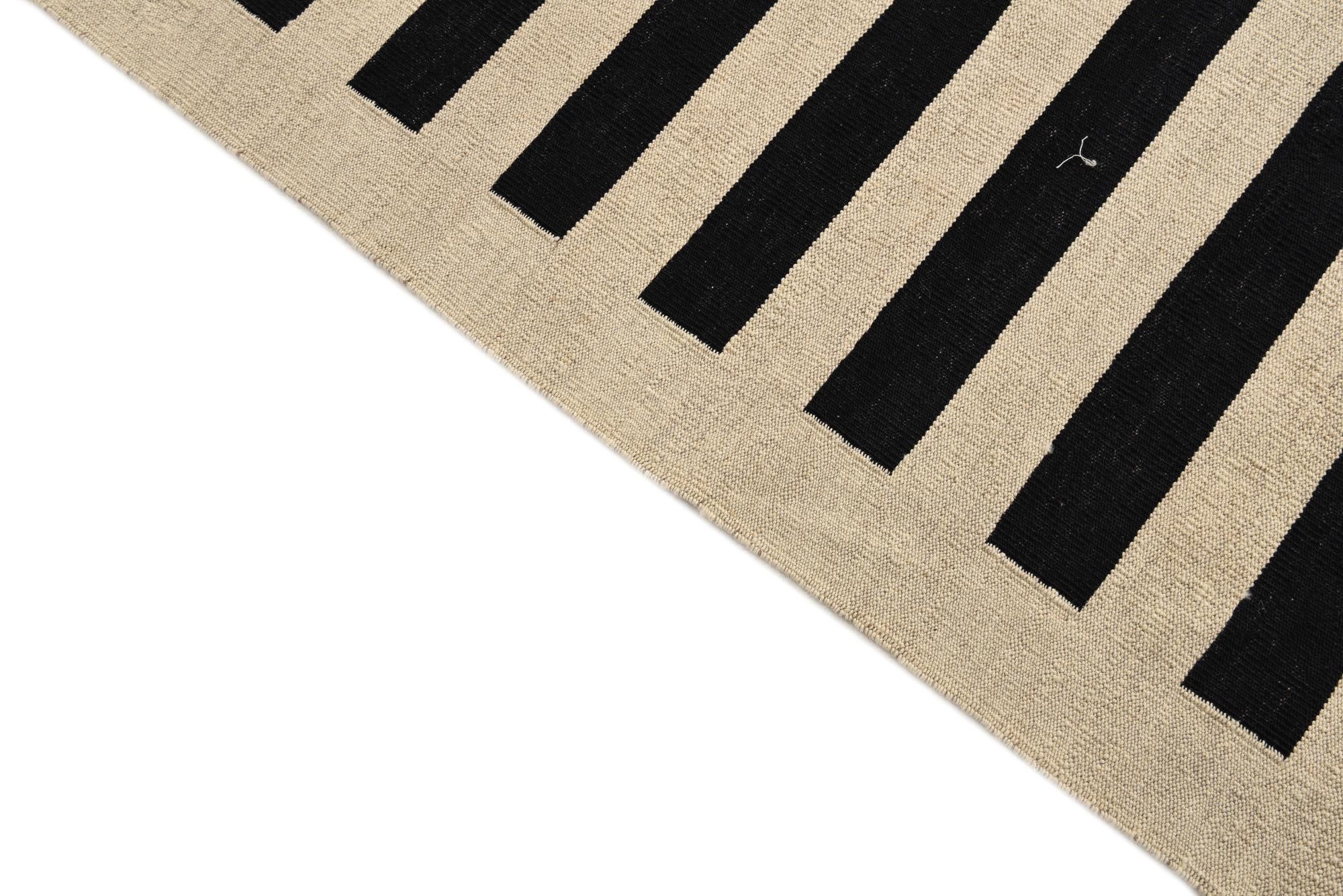 6' 10 x 9' 9 Hand Woven Kilim Modern Wool Rug