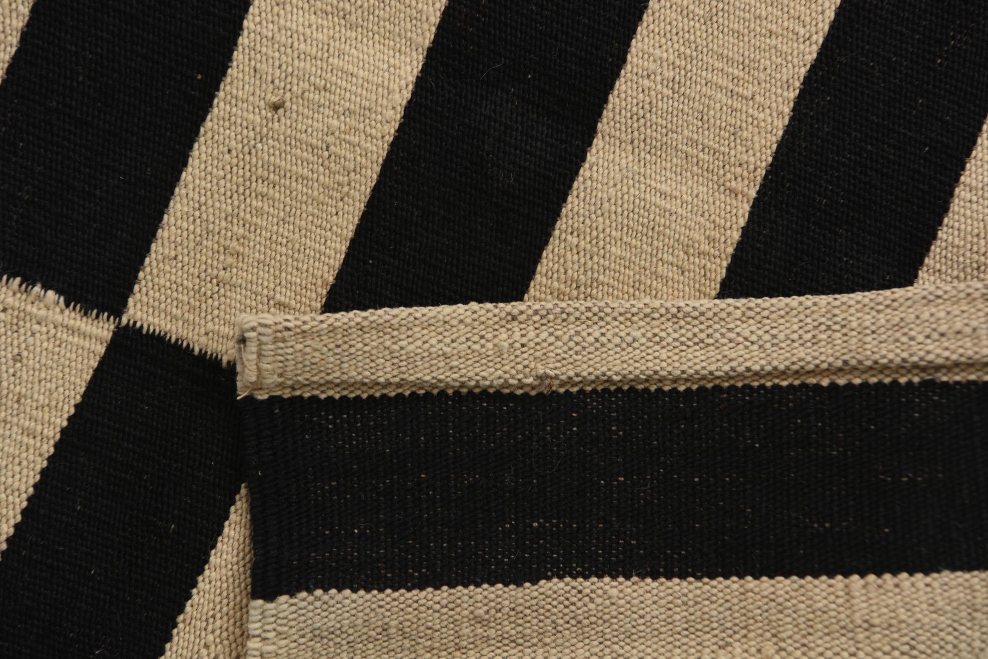 2' 8 x 3' 10 Hand Woven Kilim Modern Wool Rug