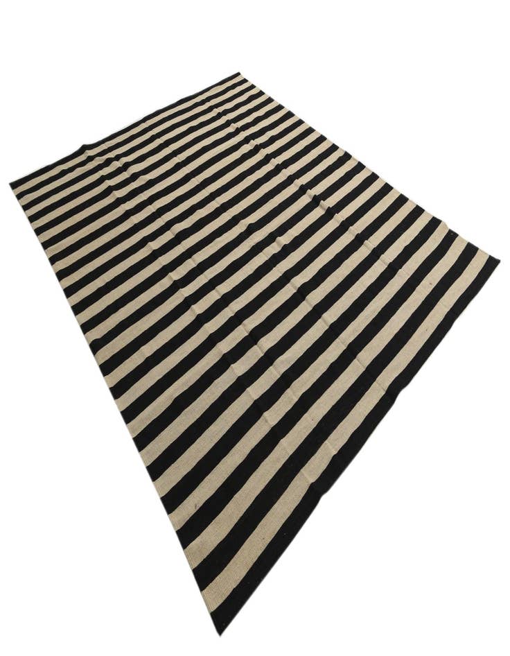 Detail image of 8' 2 x 10'  Hand Woven Kilim Modern Wool Rug