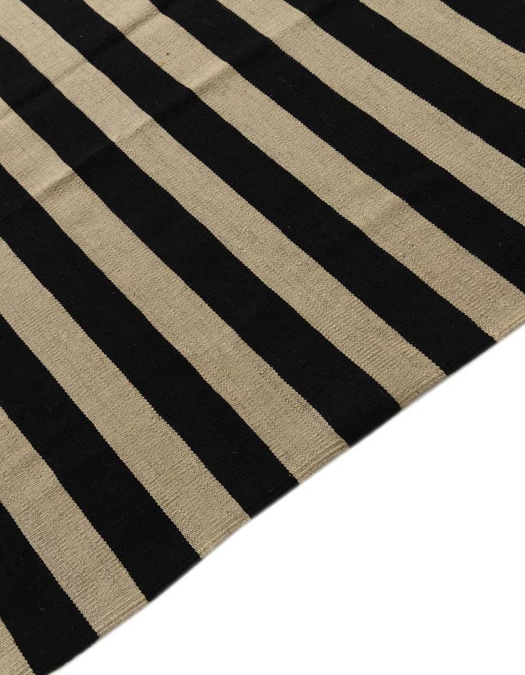 Detail image of 8' 2 x 10'  Hand Woven Kilim Modern Wool Rug