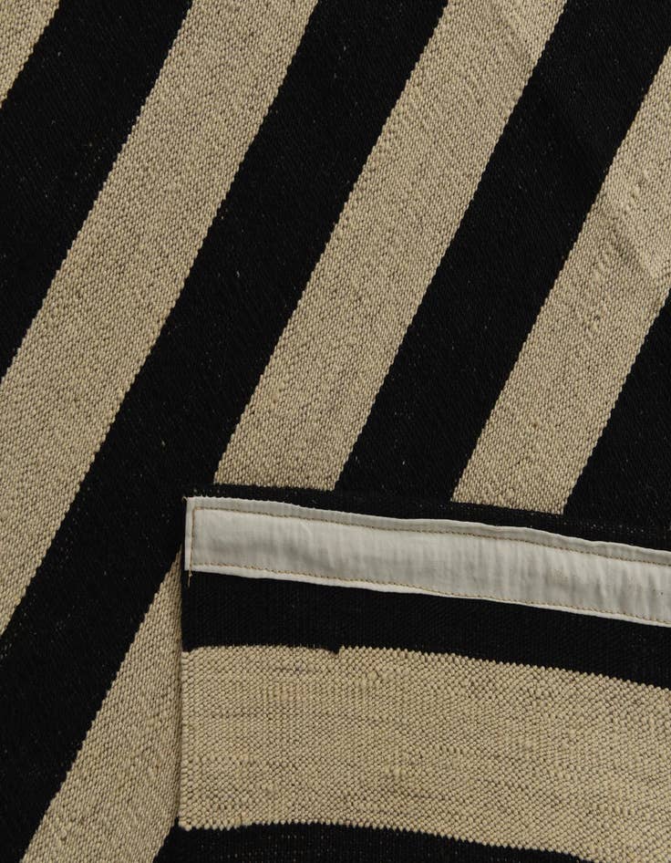 Detail image of 8' 2 x 10'  Hand Woven Kilim Modern Wool Rug