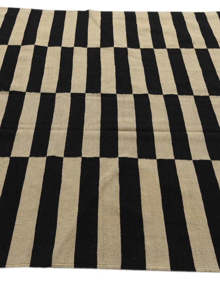 Detail image of 5' 8 x 7' 10  Hand Woven Kilim Modern Wool Rug