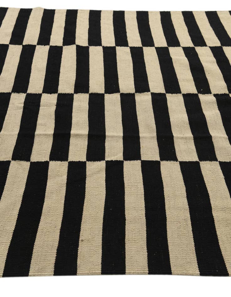 Detail image of 5' 7 x 8'  Hand Woven Kilim Modern Wool Rug