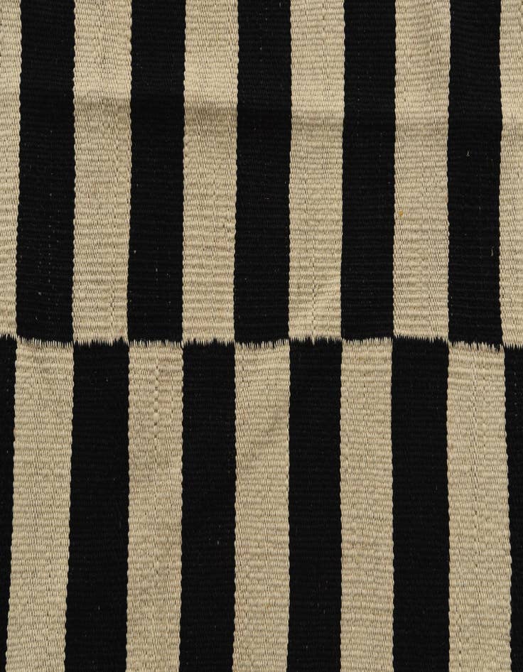 Detail image of 5' 7 x 8'  Hand Woven Kilim Modern Wool Rug