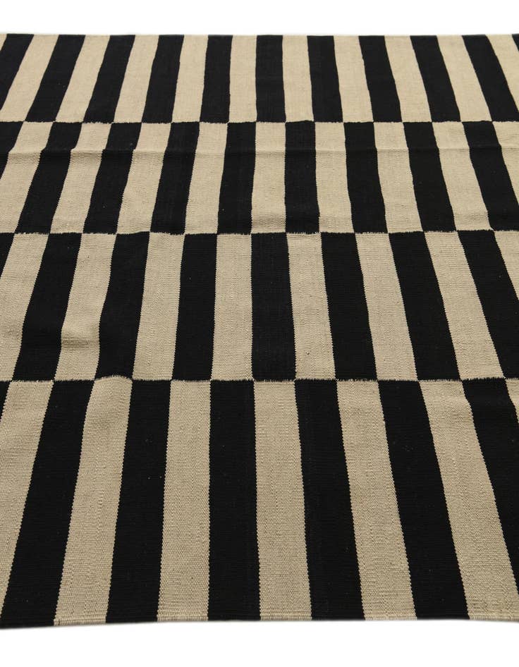 Detail image of 5' 8 x 7' 10  Hand Woven Kilim Modern Wool Rug