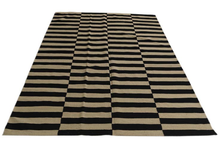 Detail image of 5' 8 x 8' 1 Hand Woven Kilim Modern Wool Rug
