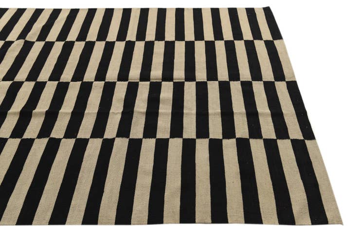 Detail image of 5' 8 x 8' 1 Hand Woven Kilim Modern Wool Rug