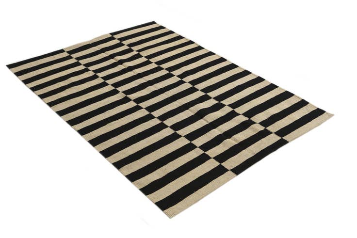 Detail image of 4' 3 x 6' Hand Woven Kilim Modern Wool Rug