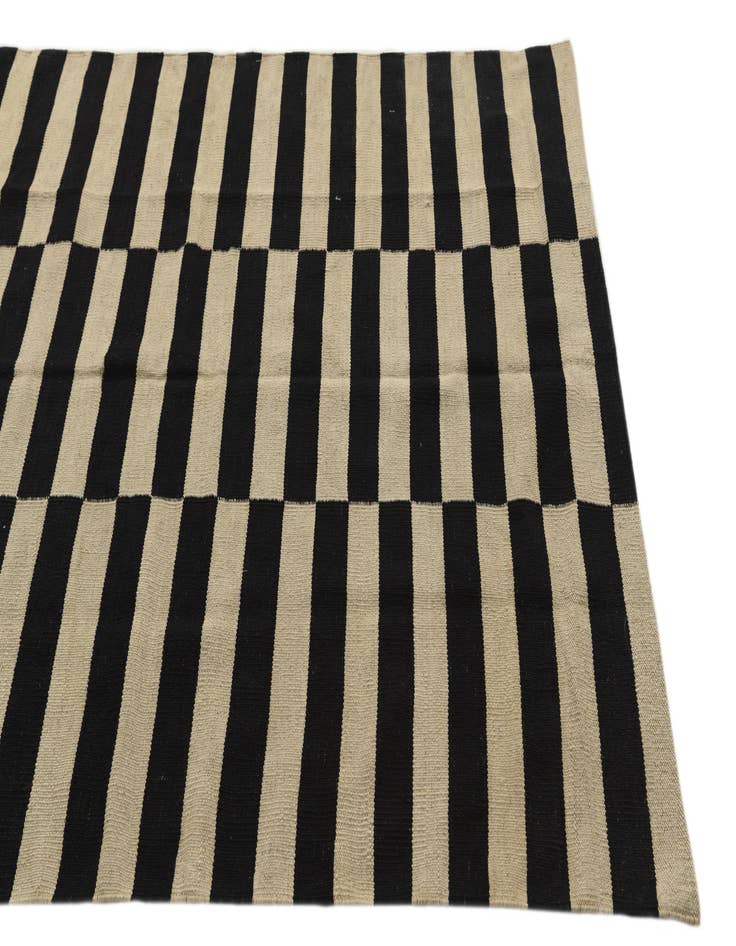 Detail image of 4' 3 x 5' 10 Hand Woven Kilim Modern Wool Rug