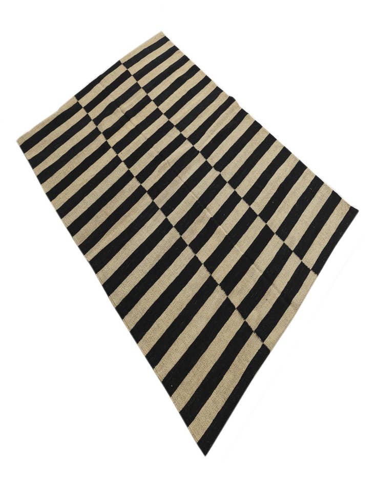 Detail image of 4' 3 x 6' Hand Woven Kilim Modern Wool Rug