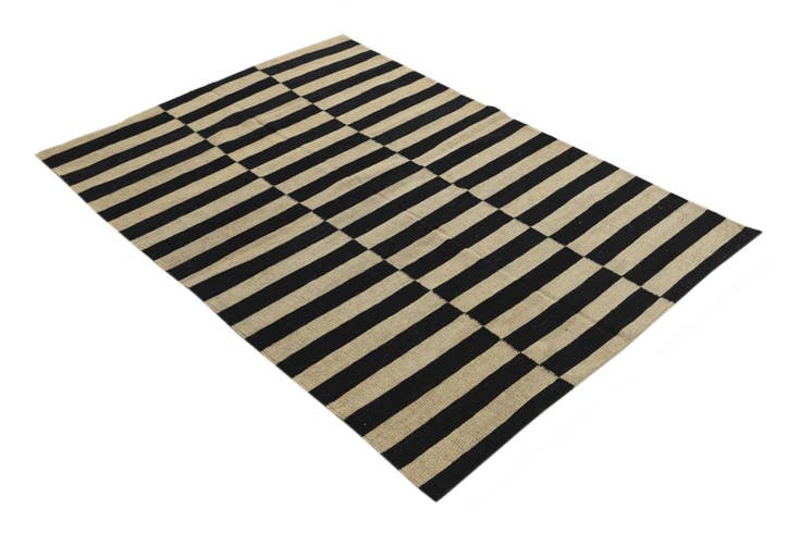 Detail image of 4' 3 x 6' Hand Woven Kilim Modern Wool Rug