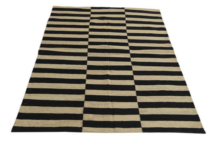Detail image of 4' 3 x 6' Hand Woven Kilim Modern Wool Rug