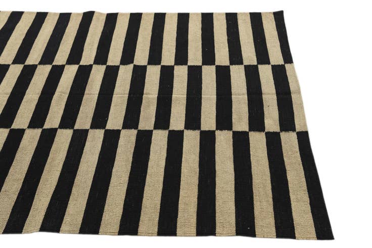 Detail image of 4' 3 x 6' Hand Woven Kilim Modern Wool Rug