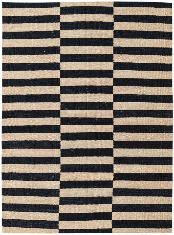 Detail image of 4' 3 x 6' Hand Woven Kilim Modern Wool Rug