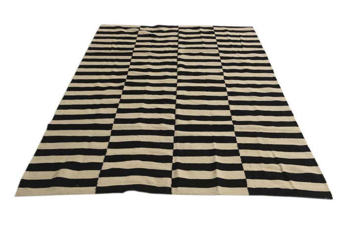 5' 5 x 7' 8 Hand Woven Kilim Modern Wool Rug