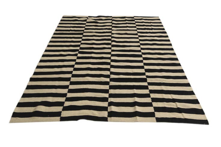 Detail image of 5' 5 x 7' 8 Hand Woven Kilim Modern Wool Rug