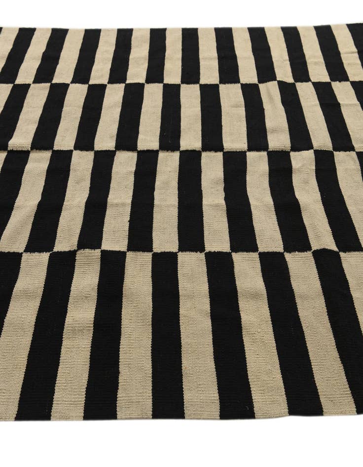 Detail image of 5' 5 x 7' 8  Hand Woven Kilim Modern Wool Rug