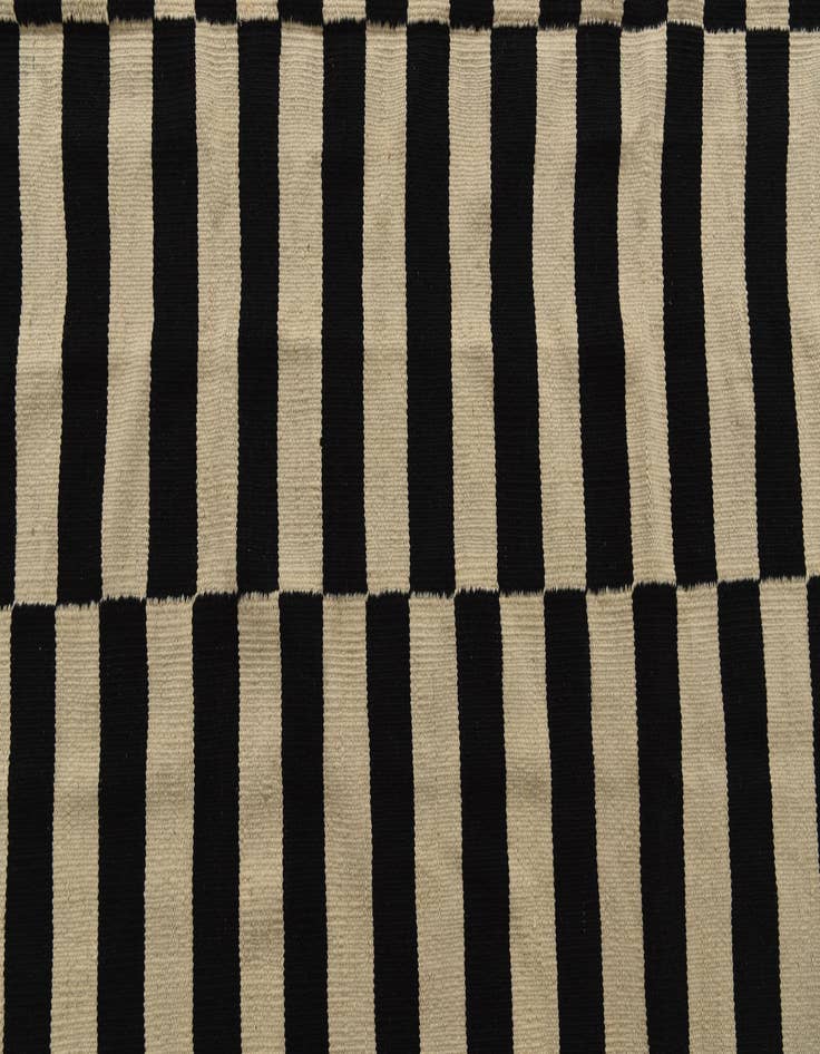 Detail image of 5' 5 x 7' 8  Hand Woven Kilim Modern Wool Rug